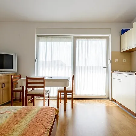 Lasic Apartment