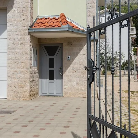 Apartment Lasic