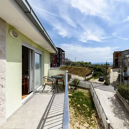Lasic Apartment *