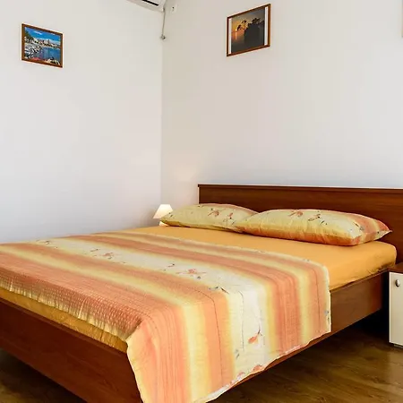 Lasic Apartment Podstrana