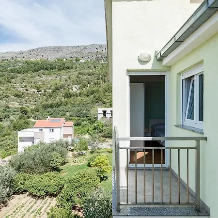 Lasic Apartment Podstrana